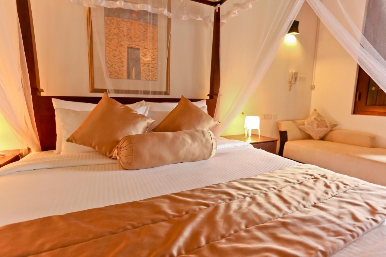 Swanee Grand Hotel Negombo Exterior photo