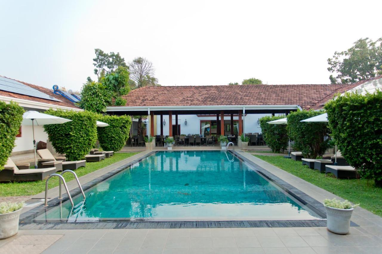 Swanee Grand Hotel Negombo Exterior photo