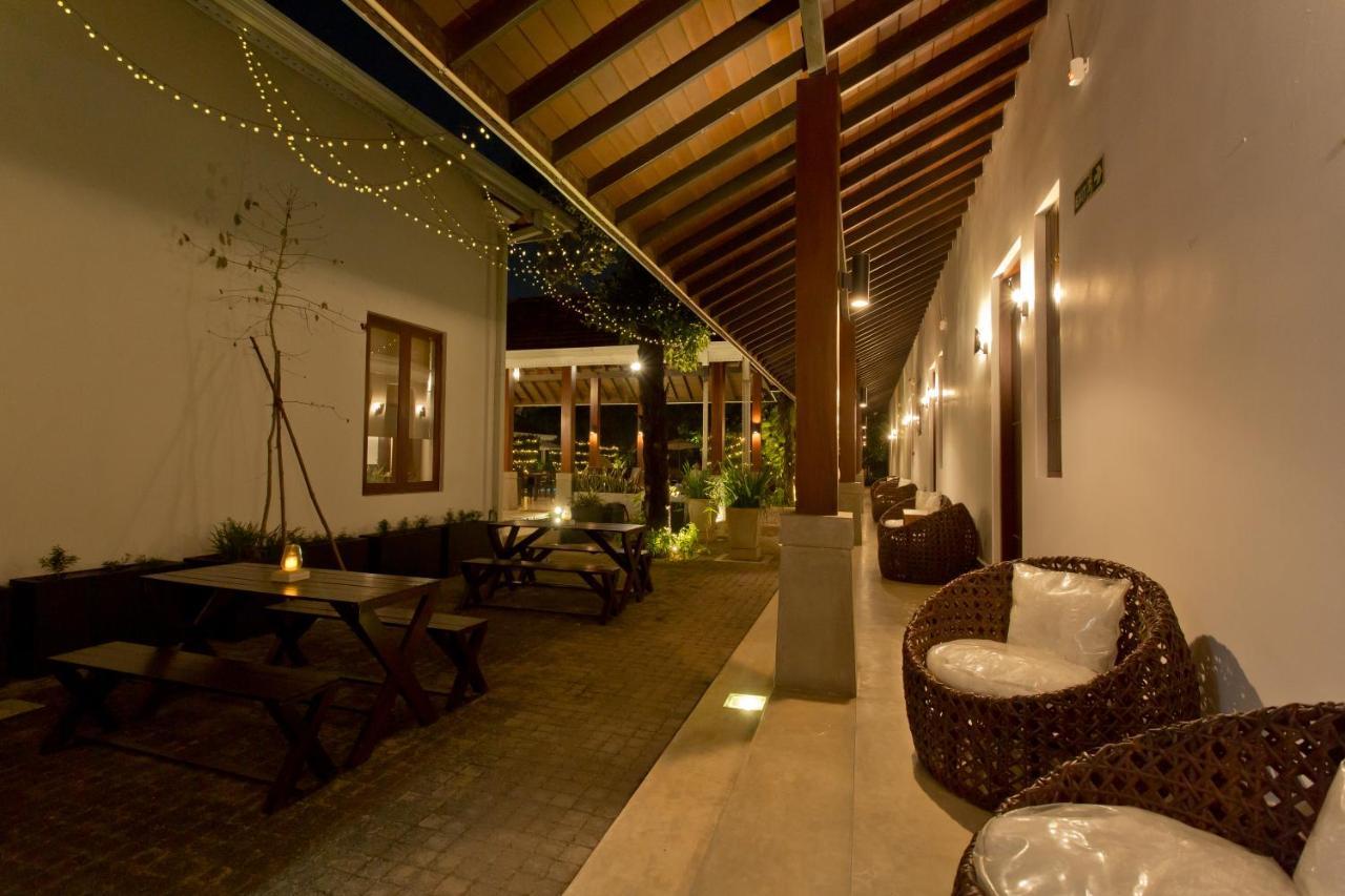 Swanee Grand Hotel Negombo Exterior photo