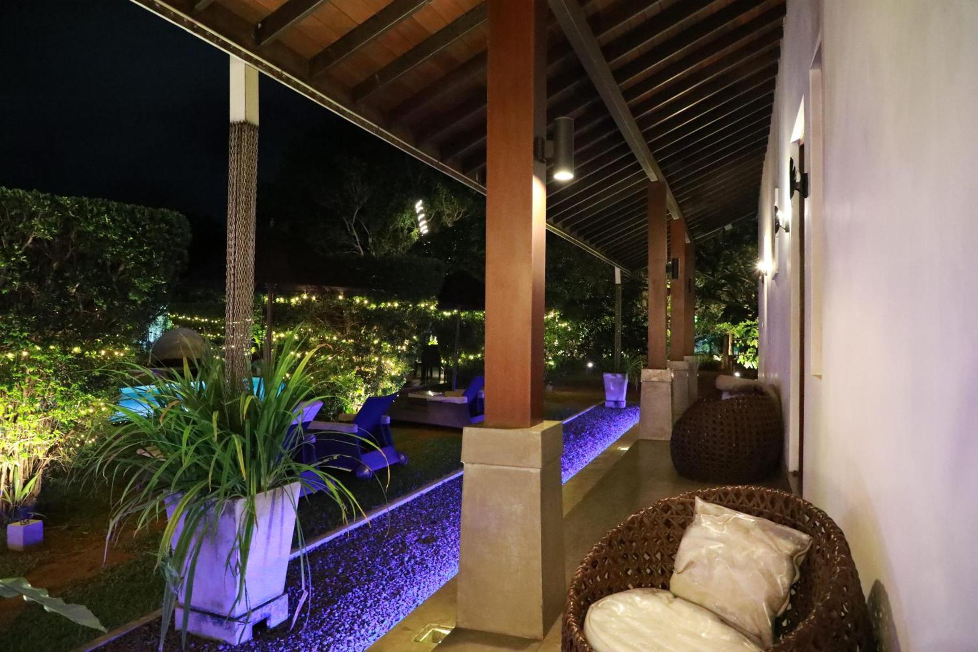 Swanee Grand Hotel Negombo Exterior photo