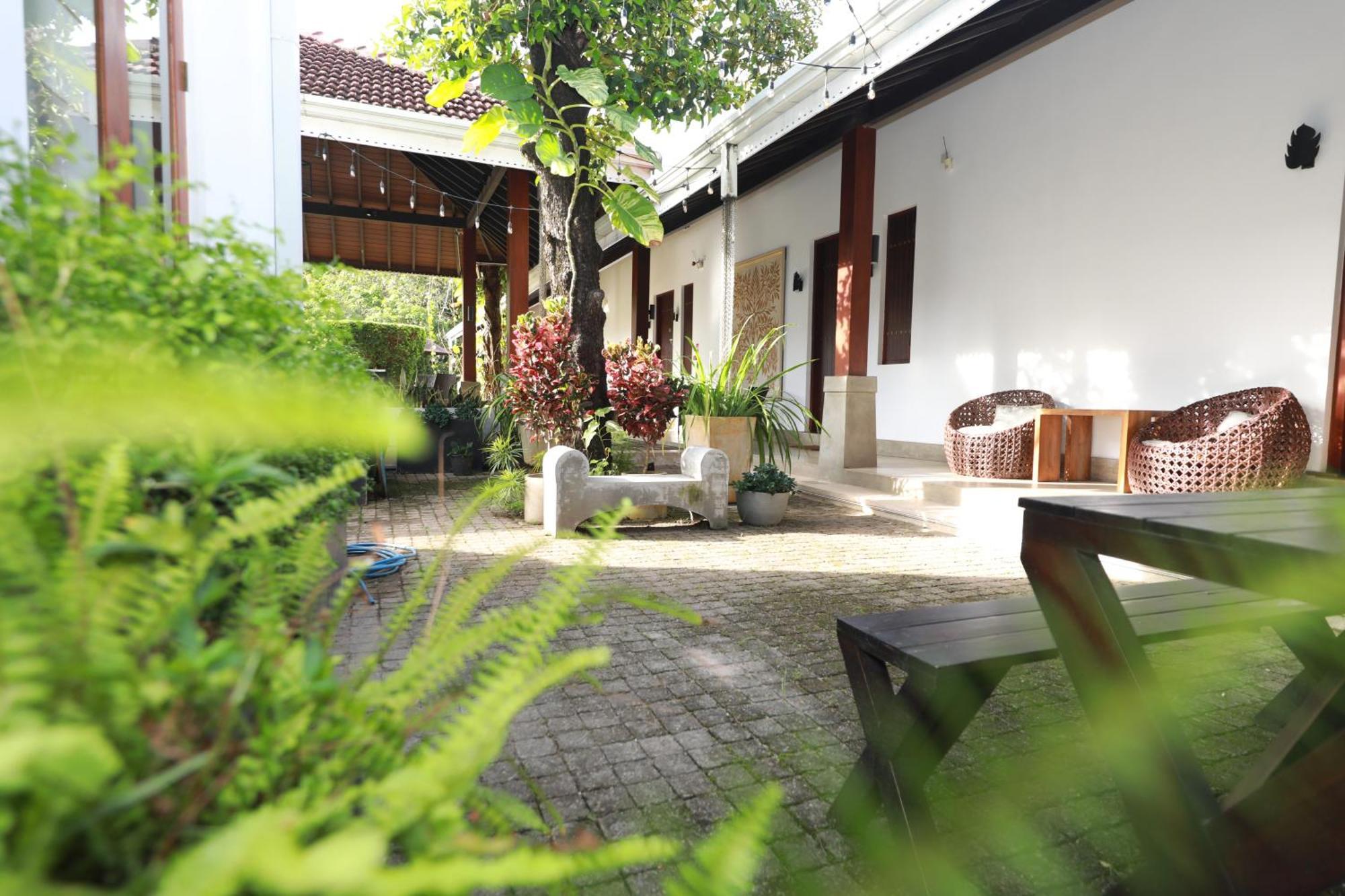 Swanee Grand Hotel Negombo Exterior photo