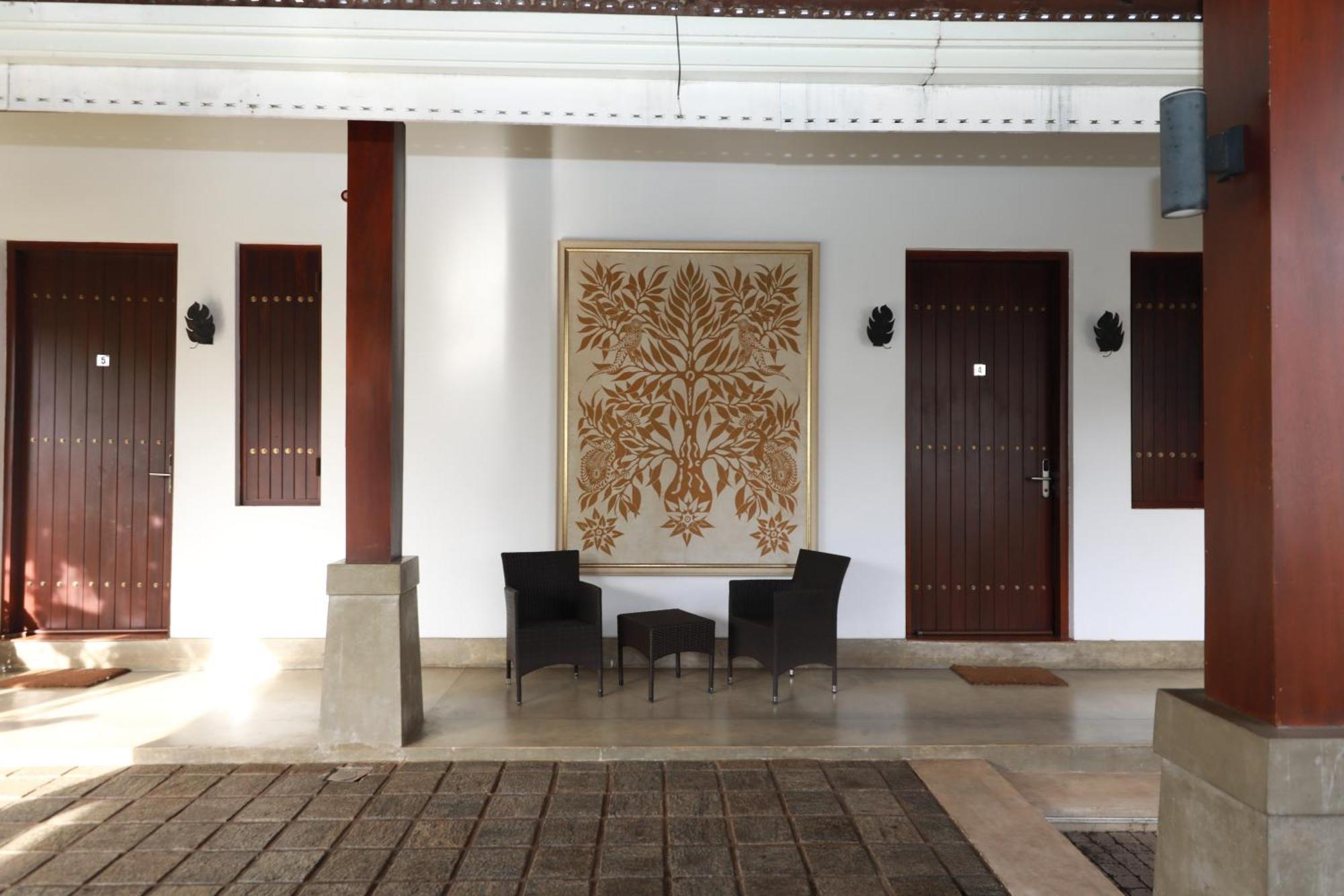 Swanee Grand Hotel Negombo Exterior photo